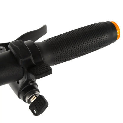 kukirin-a1-elektricheska-trotinetka-lqva-drunjka-ergonomichen-grip-detaili.webp