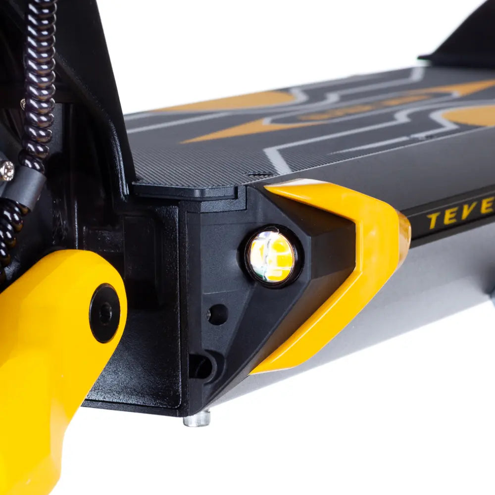 teverun-blade-mini-ultra-elektricheska-trotinetka-platforma-led-svetlina-detaili_webp