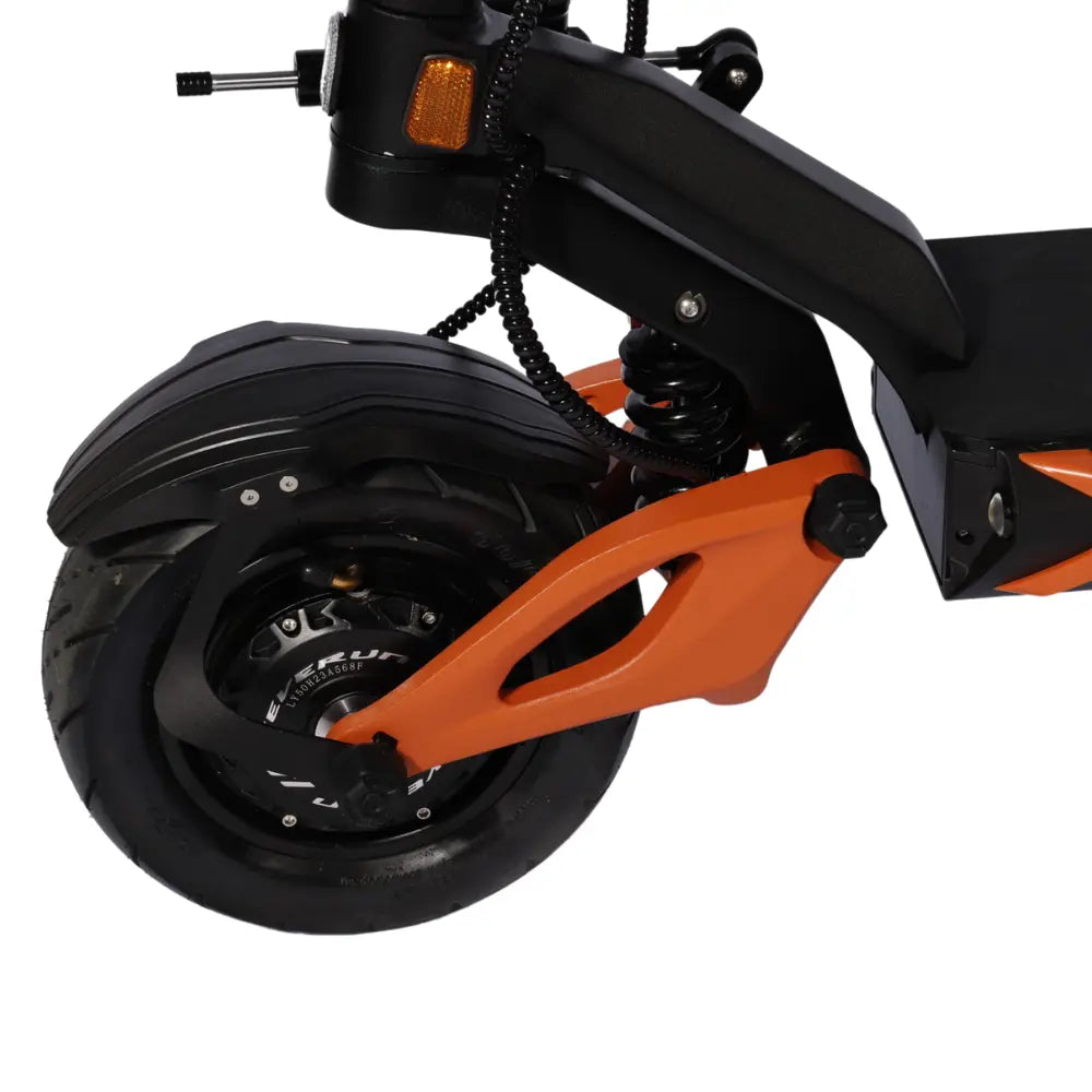 teverun-blade-gt-2-plus-elektricheska-trotinetka-zadno-kolelo-oranjev-kalnik-diskova-spirachka.webp